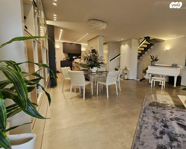 דירת גן, הרצל רוזנבלום 6, גלילות, תל אביב יפו