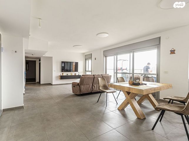 דירה, נתן אלתרמן 18, רחובות החדשה, רחובות