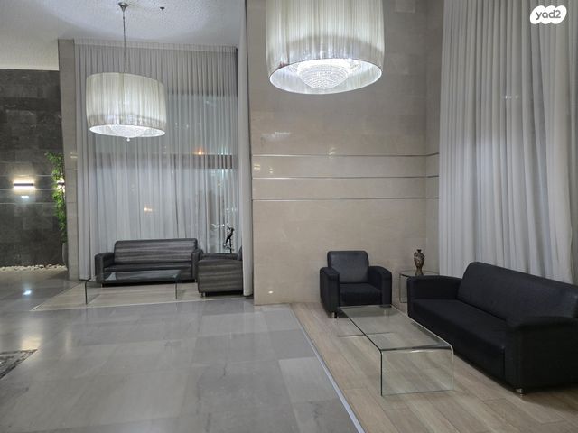 גג/ פנטהאוז, מבצע דקל 13, נווה גן, פתח תקווה