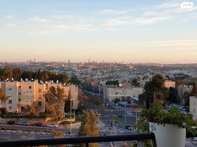 גג/ פנטהאוז, פרופ' יעקב פולוצקי 27, גילה, ירושלים