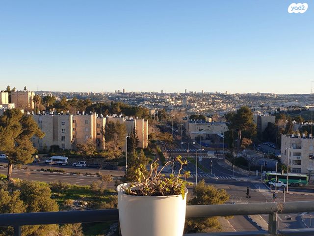 גג/ פנטהאוז, פרופ' יעקב פולוצקי 27, גילה, ירושלים