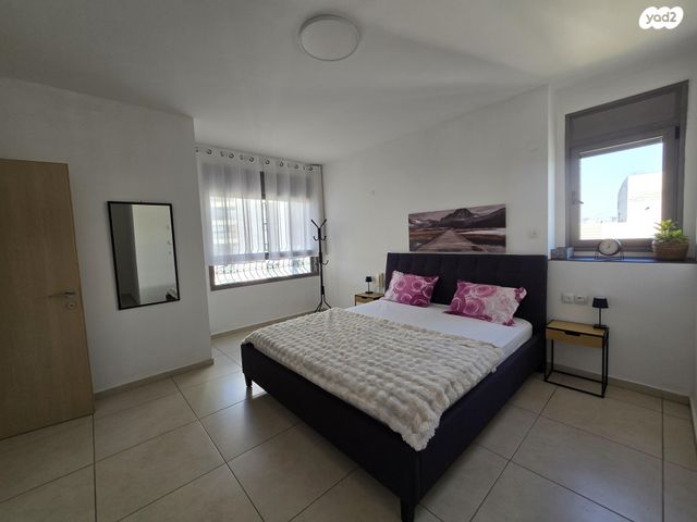 גג/ פנטהאוז, מבצע דקל 13, נווה גן, פתח תקווה