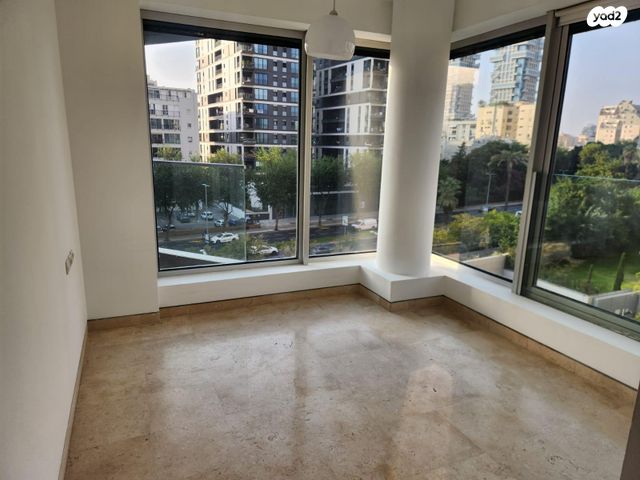 ניסים אלוני 1