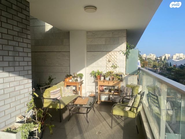 נתן אלתרמן 44