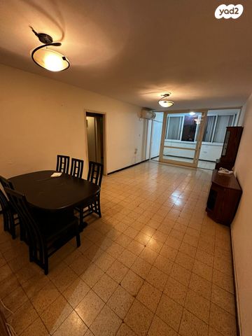 דירה, האסיף 2, נווה חן, קרית אתא