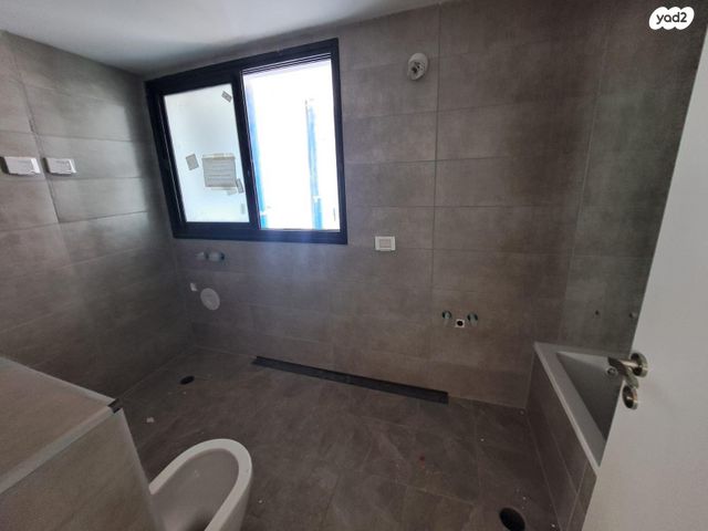 דירה, יונה וולך 7, גרין פארק החדשה, הוד השרון