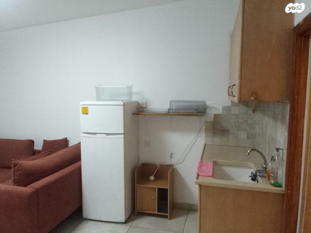 יחידת דיור, דב הוז 14, אושיות, רחובות