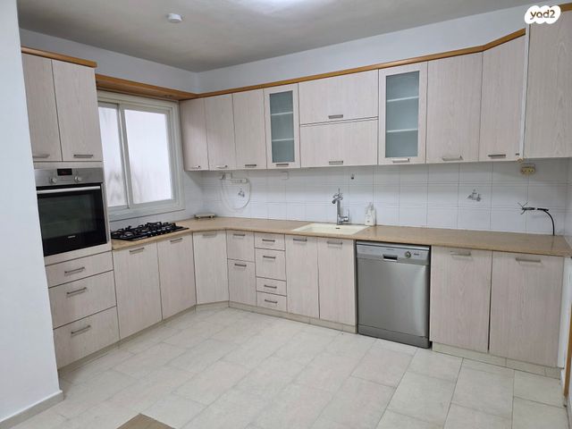 דירה, אהרון שקולניק 2, ג' / מרכז מזרח העיר, רחובות