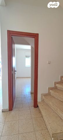 דופלקס, חרצית 42, גבעת האירוסים, נתניה