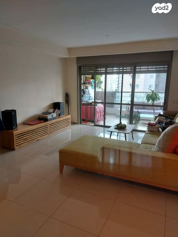 דירה, יונתן נתניהו 14, ברנע, אשקלון