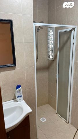 דירה, חזון אי"ש 2, רמב"ם, ראשון לציון