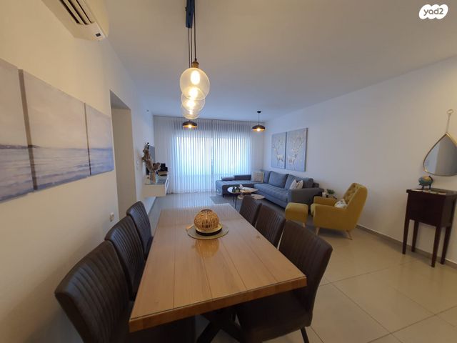 שושנה דמארי 2