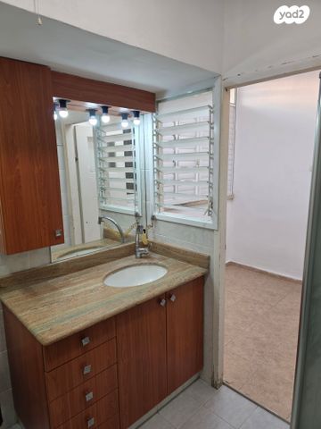 דירה, אהרון שקולניק 2, ג' / מרכז מזרח העיר, רחובות