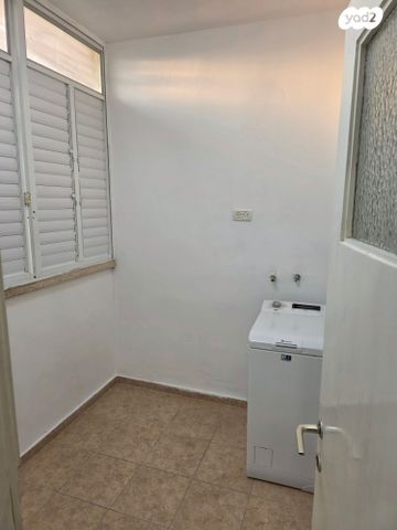 דירה, אהרון שקולניק 2, ג' / מרכז מזרח העיר, רחובות