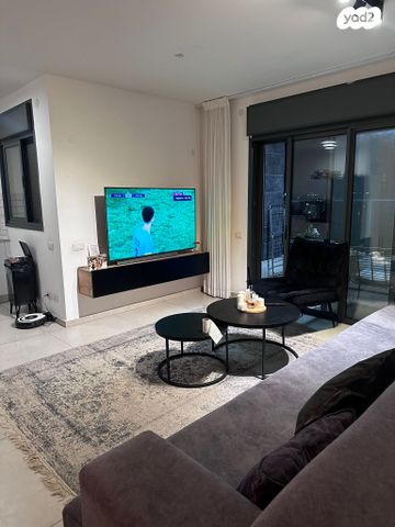 דבורה עומר 13