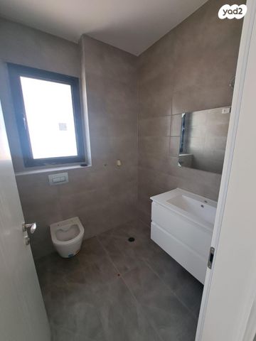 דירה, יונה וולך 7, גרין פארק החדשה, הוד השרון