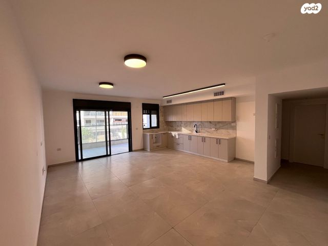 דירה, לוטם 25, הפרחים, חריש