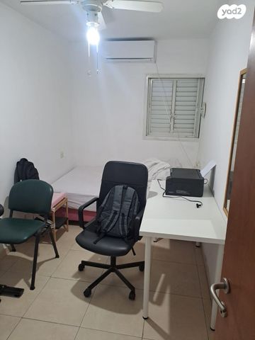 דירה, אלופי צה"ל 45, קרית שרת מערב, חולון