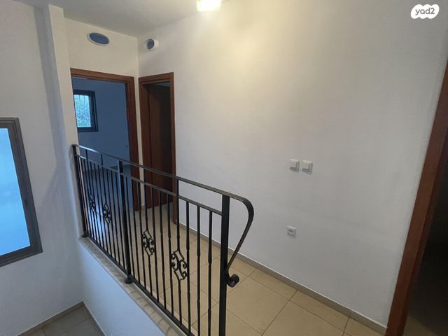 בית פרטי/ קוטג', דבורנית 6, גני איריס, נס ציונה