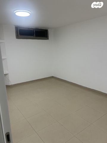 יחידת דיור, האתרוג 39, בן זכאי, בן זכאי