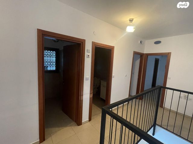 בית פרטי/ קוטג', דבורנית 6, גני איריס, נס ציונה