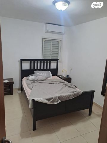 דירה, אלופי צה"ל 45, קרית שרת מערב, חולון