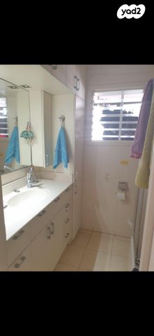 דירה, ישורון 1, נווה רם, שיכון מזרחי, רמת גן