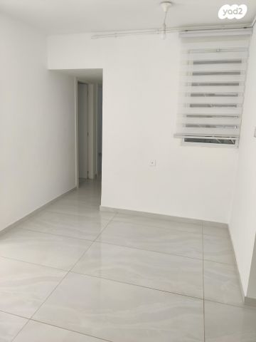 דירה, המפלס 3, מרכז, כפר סבא