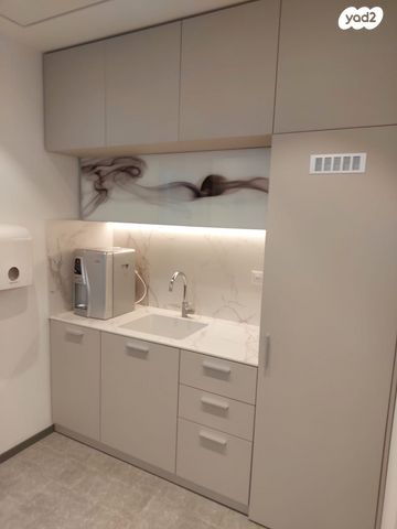 משרדים, הנופר 2, אזור תעשייה קרית אתגרים, רעננה