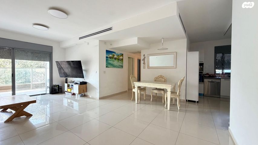 דירה, הרב זבולון גרז 10, רחובות הצעירה, רחובות