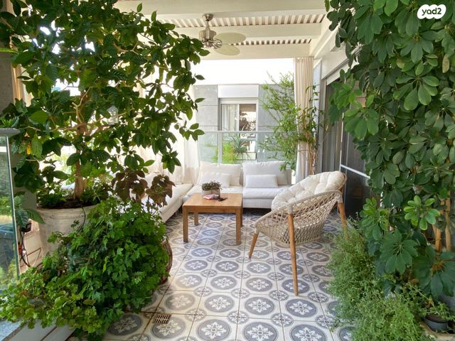 גג/ פנטהאוז, נווה גן, רמת השרון