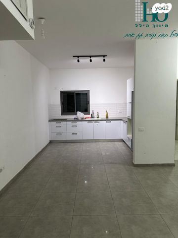 דירה, בקעת סיירים, שקמים ואגמים, אשקלון