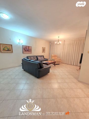 דירה, יעקב, ג' / מרכז מזרח העיר, רחובות