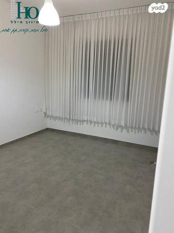 דירה, בקעת סיירים, שקמים ואגמים, אשקלון