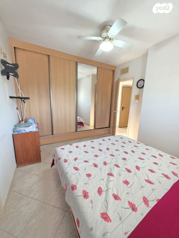 דירה, יעקב, ג' / מרכז מזרח העיר, רחובות