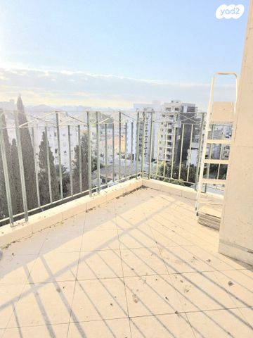 דירה, יעקב, ג' / מרכז מזרח העיר, רחובות