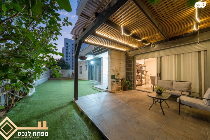 נווה שרון / שער העיר