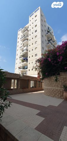 דירה, יעקב, ג' / מרכז מזרח העיר, רחובות