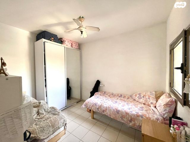 דירה, חיים סירני, אבני חן, רחובות