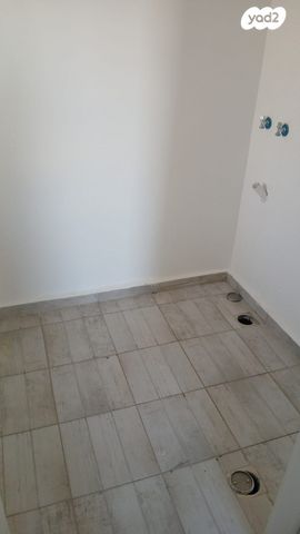 דירה, האחים, בית שמש