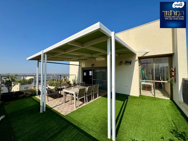 גג/ פנטהאוז, צור יצחק, צור יצחק