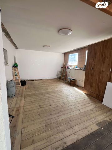 בית פרטי/ קוטג', קיבוץ גלויות, גבעת נשר, נשר