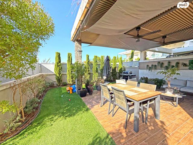 דירת גן, מרכז, הרצליה