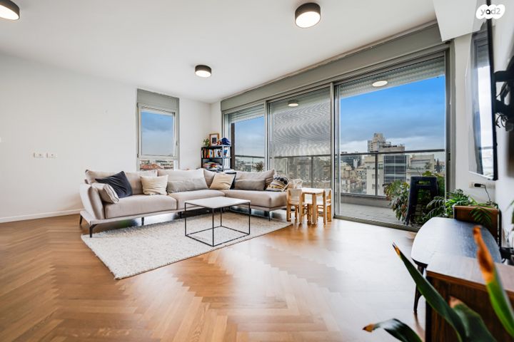 דירה, הגורן, פועלי הרכבת, גבעתיים