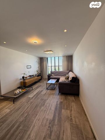 יהודה שטיין 19