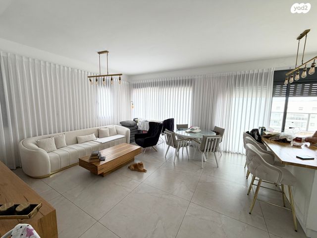 גג/ פנטהאוז, יצחק שמיר 17, נתיבות