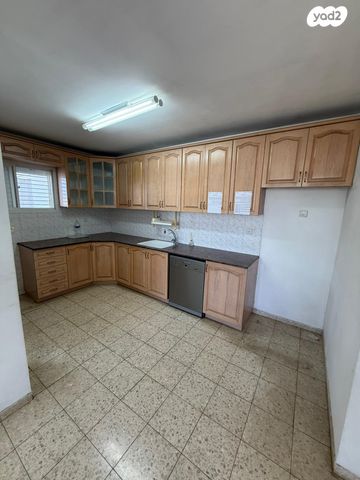 דירה, האשל, כפר סבא