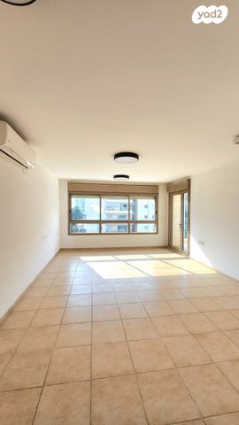 דירה, כרמל, אחוזת הנשיא, רחובות