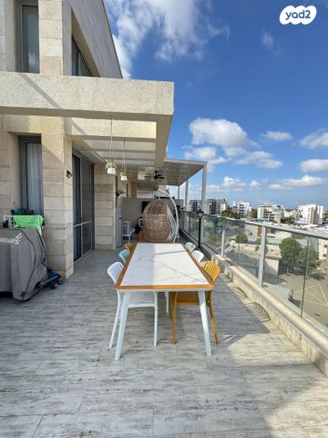 דופלקס, חזון אי"ש, רחובות הצעירה, רחובות