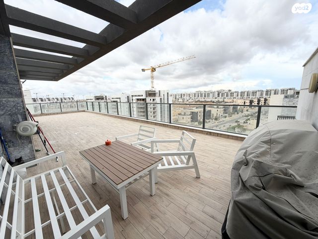 גג/ פנטהאוז, יצחק שמיר 17, נתיבות